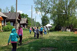 Вверх по улице д. Берляки