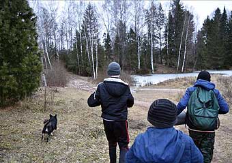 Впереди первый пруд у д. Пушкино