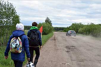 Идём по трассе к д. Пушкино