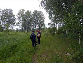 Впереди за рекой д. Кипанур