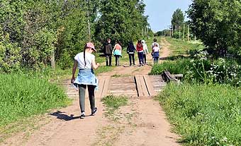 Переходим мост в д. Морозовы